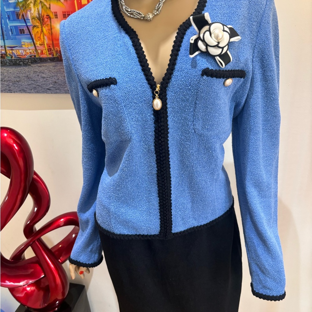 St. John Blue skirt suit 10 M spring summer career elegant